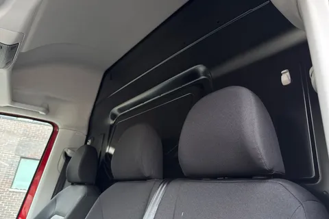 PK25XLX Volkswagen Crafter 2.0 TDI 140PS Commerce High Roof Van 8sp Auto Thumbnail #19
