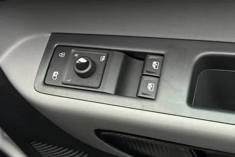 PJ25BAV Volkswagen Id. Buzz Cargo 210kW Commerce 79kWh Auto Thumbnail #21