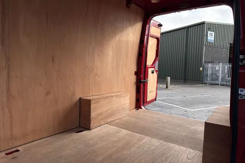 PK25XLX Volkswagen Crafter 2.0 TDI 140PS Commerce High Roof Van 8sp Auto Thumbnail #28