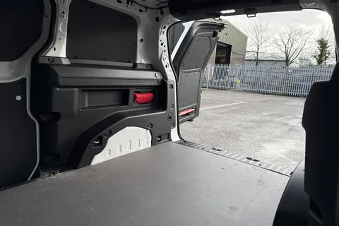 PJ25BAV Volkswagen Id. Buzz Cargo 210kW Commerce 79kWh Auto Thumbnail #28