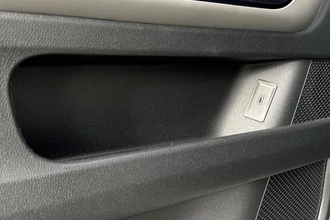 PJ25BAV Volkswagen Id. Buzz Cargo 210kW Commerce 79kWh Auto Thumbnail #32