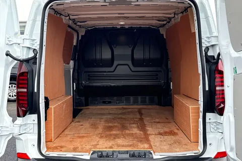 MF25HTZ Volkswagen Transporter 2.0 TDI 110 Commerce Plus Van Thumbnail #10