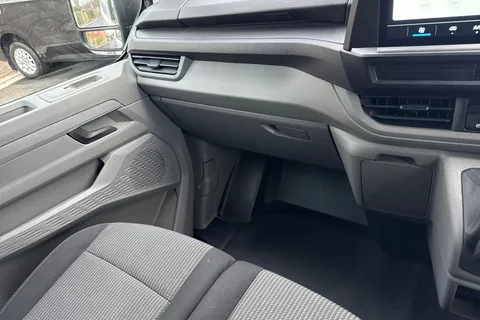 MF25HTZ Volkswagen Transporter 2.0 TDI 110 Commerce Plus Van Thumbnail #15