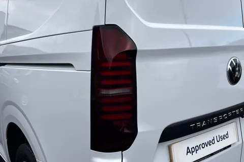 MF25HTZ Volkswagen Transporter 2.0 TDI 110 Commerce Plus Van Thumbnail #16