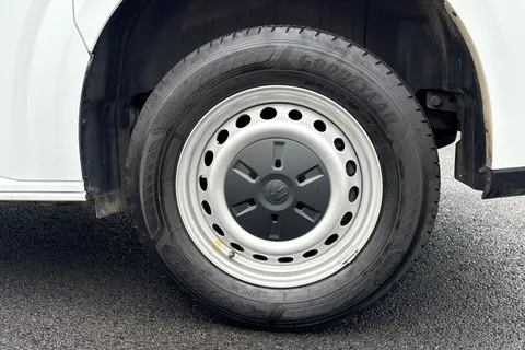 MF25HTZ Volkswagen Transporter 2.0 TDI 110 Commerce Plus Van Thumbnail #24