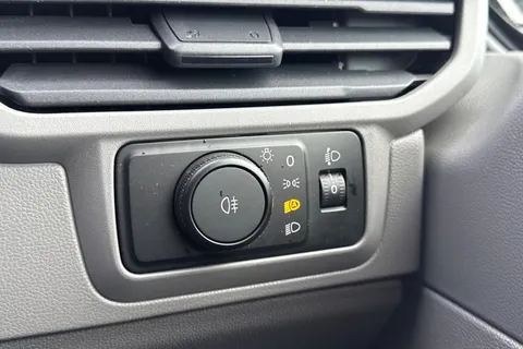 MF25HTZ Volkswagen Transporter 2.0 TDI 110 Commerce Plus Van Thumbnail #29