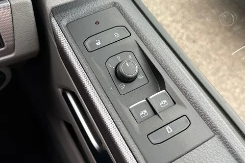 GL22HTP Volkswagen California Ocean SWB 150 PS 2.0 TDI 7sp DSG - Woodstock Alloys Thumbnail #50