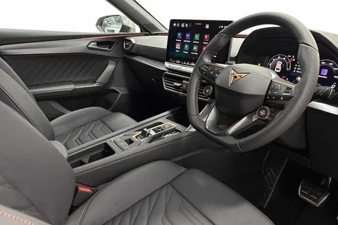 KM75HRG CUPRA Leon 1.5 eHybrid 204 V3 5dr DSG ** DELIVERY MILEAGE** Thumbnail #6