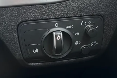 KM19GWX Audi Q2 1.6 TDI 30 Sport Euro 6 (s/s) 5dr Thumbnail #36