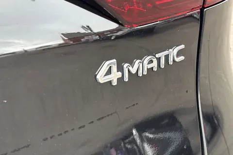 KM73OEU Mercedes-Benz Eqc EQC 400 80kWh AMG Line (Premium) Auto 4MATIC 5dr Thumbnail #32