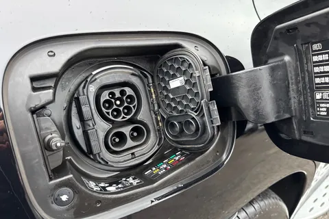 KM73OEU Mercedes-Benz Eqc EQC 400 80kWh AMG Line (Premium) Auto 4MATIC 5dr Thumbnail #40