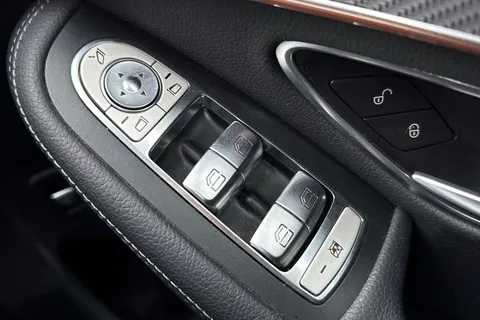 KM73OEU Mercedes-Benz Eqc EQC 400 80kWh AMG Line (Premium) Auto 4MATIC 5dr Thumbnail #44