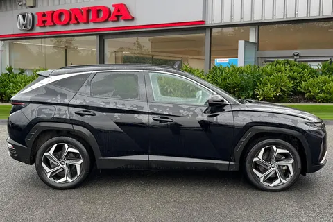 CJ72VVZ Hyundai Tucson 1.6 TGDi Plug-in Hybrid Ultimate 5dr 4WD Auto Thumbnail #4