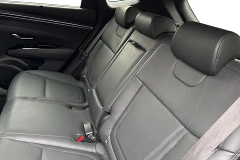 CJ72VVZ Hyundai Tucson 1.6 TGDi Plug-in Hybrid Ultimate 5dr 4WD Auto Thumbnail #19
