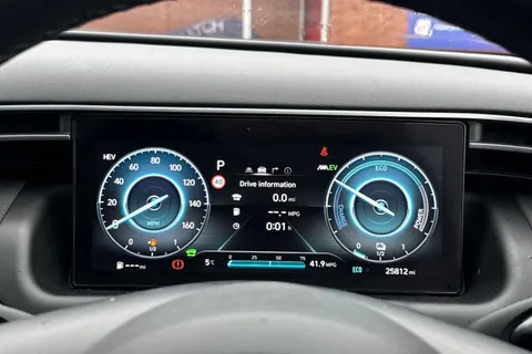 CJ72VVZ Hyundai Tucson 1.6 TGDi Plug-in Hybrid Ultimate 5dr 4WD Auto Thumbnail #20