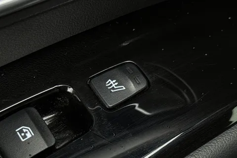 CJ72VVZ Hyundai Tucson 1.6 TGDi Plug-in Hybrid Ultimate 5dr 4WD Auto Thumbnail #32