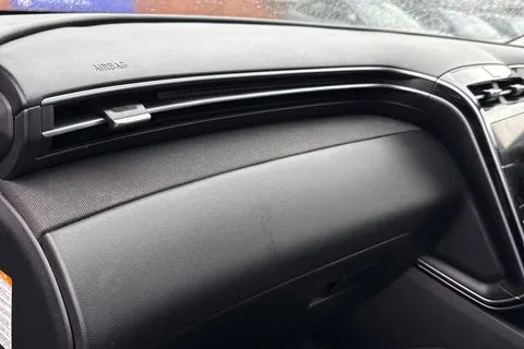 CJ72VVZ Hyundai Tucson 1.6 TGDi Plug-in Hybrid Ultimate 5dr 4WD Auto Thumbnail #35