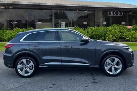 Audi Q5 2.0 TDI S line S Tronic quattro Euro 6 (s/s) 5dr Thumbnail #4