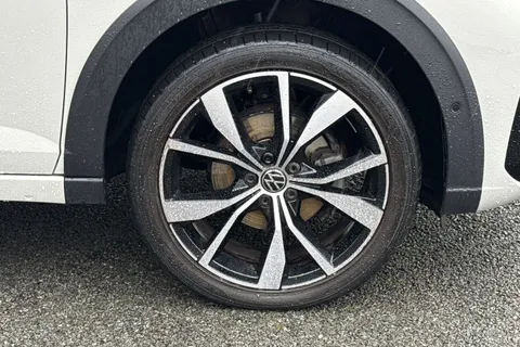 DC22HRO Volkswagen Taigo 1.5 TSI R-Line DSG Euro 6 (s/s) 5dr Thumbnail #8