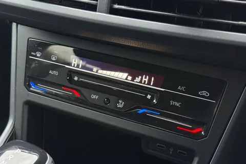 DC22HRO Volkswagen Taigo 1.5 TSI R-Line DSG Euro 6 (s/s) 5dr Thumbnail #20