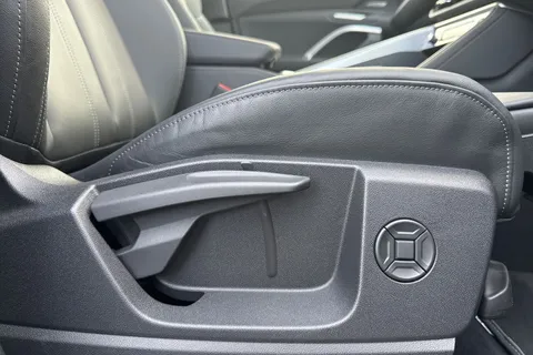 Audi Q5 2.0 TDI S line S Tronic quattro Euro 6 (s/s) 5dr Thumbnail #44