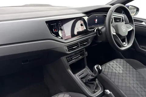 MK73NVV Volkswagen Polo 1.0 TSI R-Line 5dr **HEATED SEATS, REAR CAM, 17' BERGAMOS** Thumbnail #9