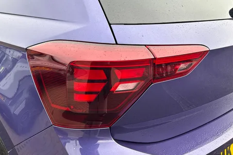 MK73NVV Volkswagen Polo 1.0 TSI R-Line 5dr **HEATED SEATS, REAR CAM, 17' BERGAMOS** Thumbnail #16