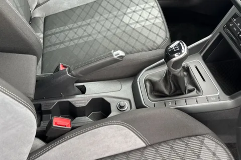 MK73NVV Volkswagen Polo 1.0 TSI R-Line 5dr **HEATED SEATS, REAR CAM, 17' BERGAMOS** Thumbnail #20