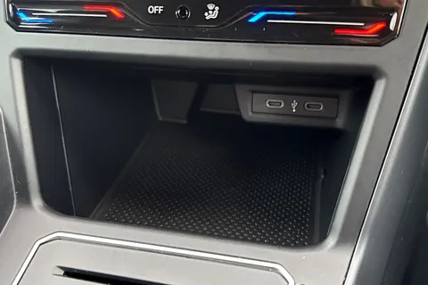 MK73NVV Volkswagen Polo 1.0 TSI R-Line 5dr **HEATED SEATS, REAR CAM, 17' BERGAMOS** Thumbnail #36