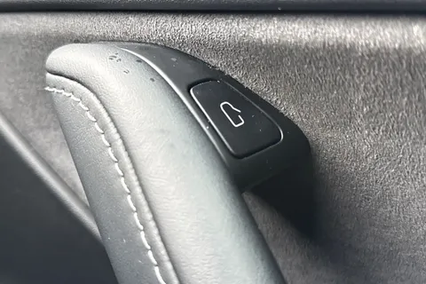 MW72VKB Tesla Model 3 Auto RWD 4dr Thumbnail #41