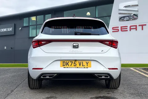 DK75VLY SEAT Leon 1.5 eTSI MHEV FR DSG Euro 6 (s/s) 5dr Thumbnail #5