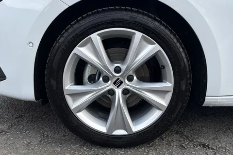 DK75VLY SEAT Leon 1.5 eTSI MHEV FR DSG Euro 6 (s/s) 5dr Thumbnail #10