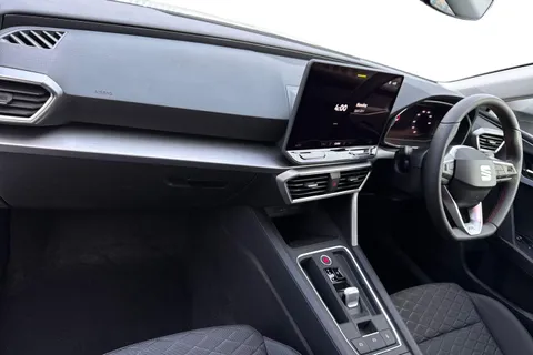 DK75VLY SEAT Leon 1.5 eTSI MHEV FR DSG Euro 6 (s/s) 5dr Thumbnail #15