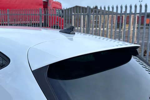 DK75VLY SEAT Leon 1.5 eTSI MHEV FR DSG Euro 6 (s/s) 5dr Thumbnail #27