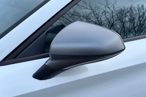 DK75VLY SEAT Leon 1.5 eTSI MHEV FR DSG Euro 6 (s/s) 5dr Thumbnail #32