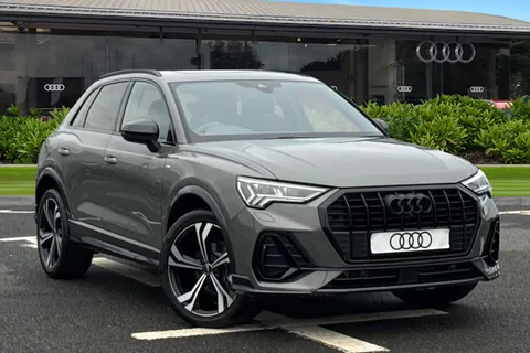  Audi Q3 2.0 TDI 35 Black Edition S Tronic Euro 6 (s/s) 5dr Thumbnail #2