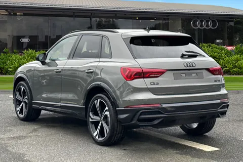  Audi Q3 2.0 TDI 35 Black Edition S Tronic Euro 6 (s/s) 5dr Thumbnail #3