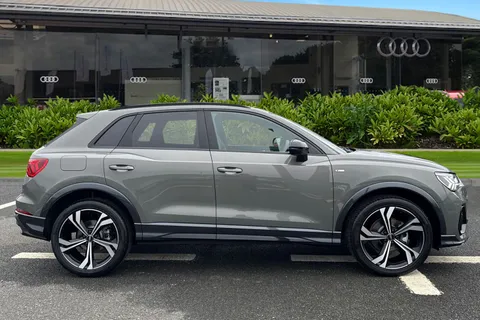  Audi Q3 2.0 TDI 35 Black Edition S Tronic Euro 6 (s/s) 5dr Thumbnail #4