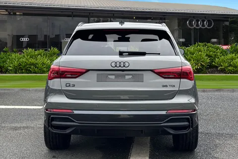 Audi Q3 2.0 TDI 35 Black Edition S Tronic Euro 6 (s/s) 5dr Thumbnail #5