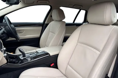 HN66USY BMW 5 Series 2.0 520d Luxury Touring Auto Euro 6 (s/s) 5dr Thumbnail #16