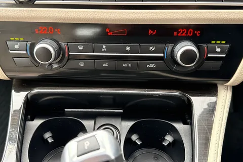 HN66USY BMW 5 Series 2.0 520d Luxury Touring Auto Euro 6 (s/s) 5dr Thumbnail #22