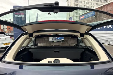 HN66USY BMW 5 Series 2.0 520d Luxury Touring Auto Euro 6 (s/s) 5dr Thumbnail #35