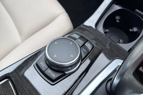 HN66USY BMW 5 Series 2.0 520d Luxury Touring Auto Euro 6 (s/s) 5dr Thumbnail #47