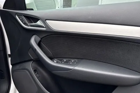 DA18EXV Audi Q3 1.4 TFSI CoD S line Edition S Tronic Euro 6 (s/s) 5dr Thumbnail #22