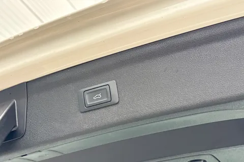 DA18EXV Audi Q3 1.4 TFSI CoD S line Edition S Tronic Euro 6 (s/s) 5dr Thumbnail #31