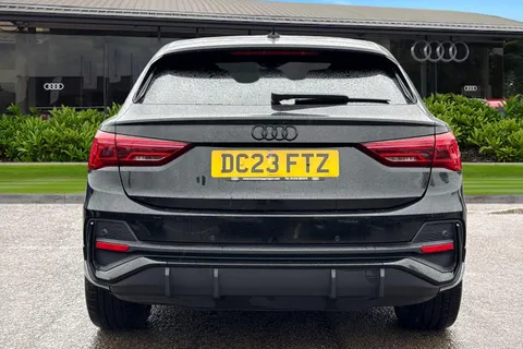 DC23FTZ Audi Q3 Black Edition 35 TFSI 150 PS S tronic Thumbnail #5