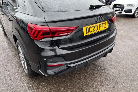 DC23FTZ Audi Q3 Black Edition 35 TFSI 150 PS S tronic Thumbnail #8