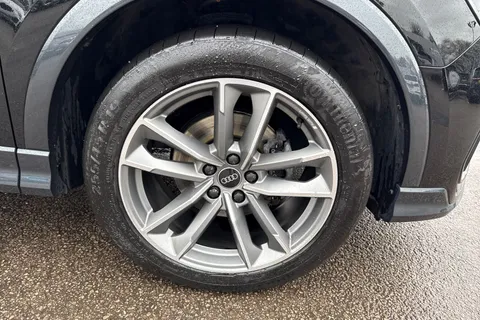 DC23FTZ Audi Q3 Black Edition 35 TFSI 150 PS S tronic Thumbnail #10