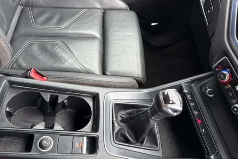 KY19OJV Audi Q3 2.0 TDI 35 S line quattro Euro 6 (s/s) 5dr Thumbnail #24