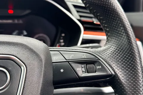 KY19OJV Audi Q3 2.0 TDI 35 S line quattro Euro 6 (s/s) 5dr Thumbnail #28